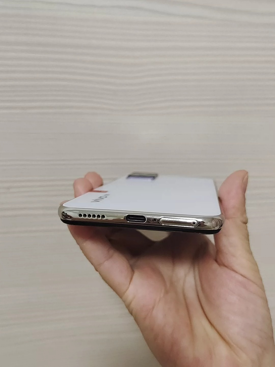 vivo S7 5G 8+128G手机 高通骁龙765 处理器 一体化双模5G 触摸灵敏二手机 有更换过一次最好国产屏。没有屏幕指纹，别的功能正常，原装系！触摸